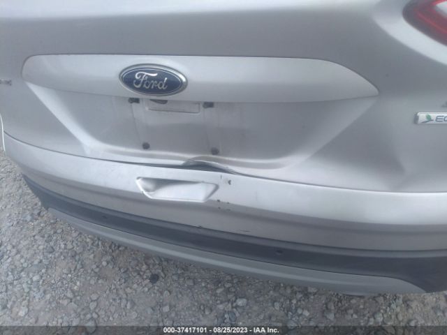 1FMCU0GX0EUB81455 Ford ESCAPE SE