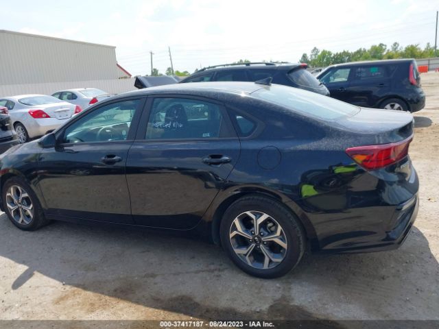 3KPF24AD1ME338095 KIA Forte Lxs