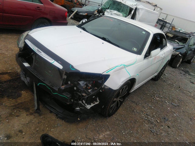1C3BCBGG1EN134464 Chrysler 200 S