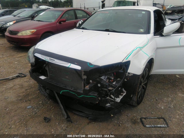 1C3BCBGG1EN134464 Chrysler 200 S