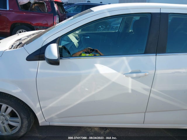 Chevrolet SONIC LT 2014 1G1JD6SBXE4234875 Image 13