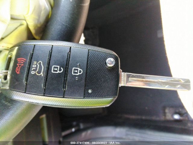 KNDJP3A55H7481782 KIA SOUL +
