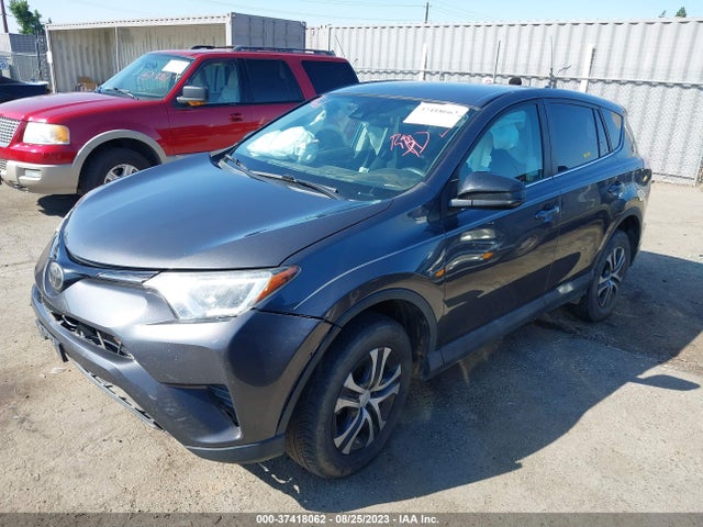 2018 TOYOTA RAV4 LE VIN: 2T3BFREV1JW702020
