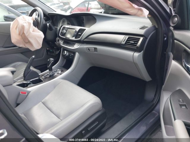 1HGCR3F90FA032512 Honda Accord Sedan Touring