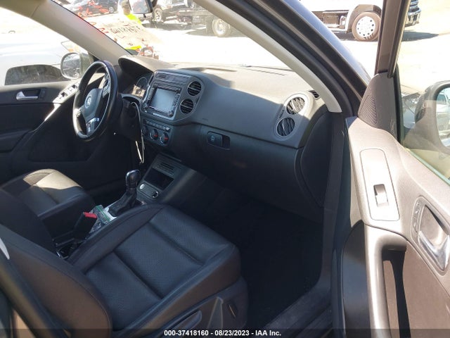 WVGAV3AX6EW553853 Volkswagen TIGUAN SE