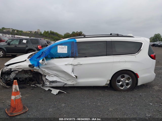 2019 Chrysler Pacifica Hybrid, VIN: 2C4RC1H73KR537878