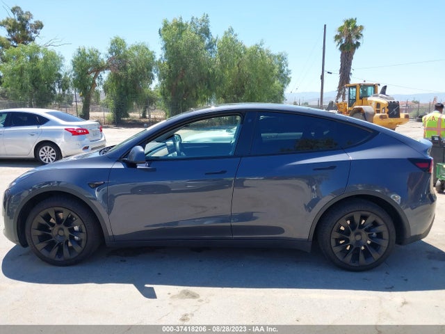 Tesla Model Y Long Range 2022 7SAYGDEE4NF558410 Image 5