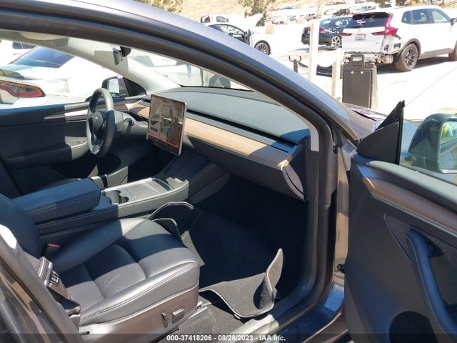 Tesla Model Y Long Range 2022 7SAYGDEE4NF558410 Image 12