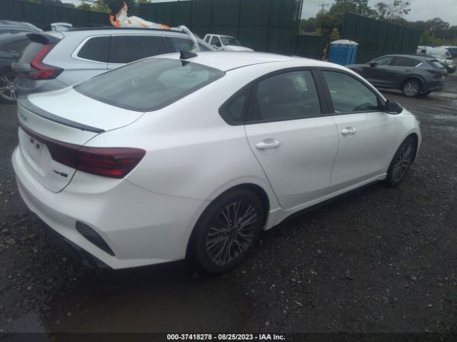 3KPF54AD2NE502771 KIA Forte Gt-line