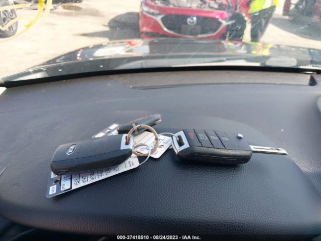 KNDJN2A29H7421817 KIA Soul Base