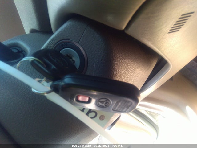 2005 TOYOTA CAMRY LE/XLE VIN: 4T1BF32K25U616642