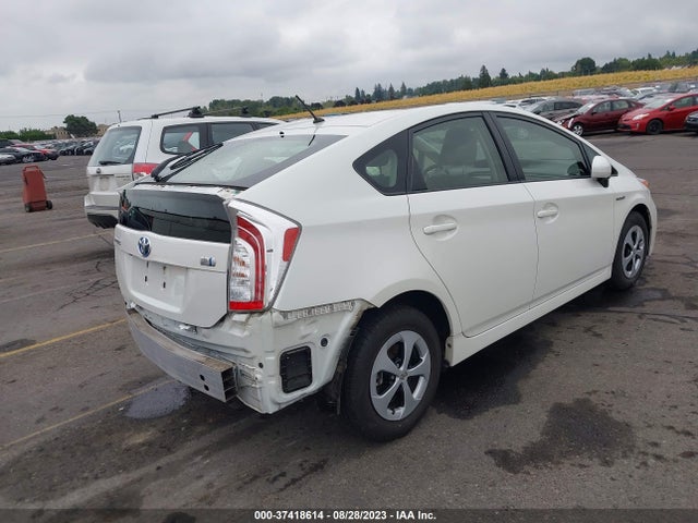 Toyota Prius Four 2015 JTDKN3DU2F0481077 Image 4
