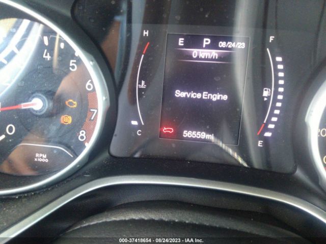 3C4NJDBB5JT453382 Jeep Compass Altitude