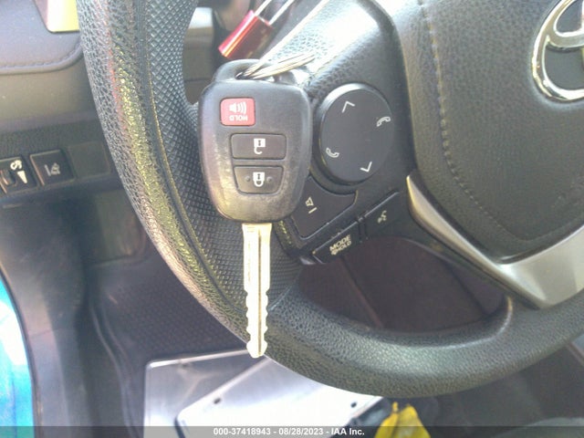Toyota RAV4 LE 2018 JTMZFREVXJJ738334 Image 11