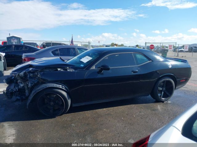 2C3CDZAG0JH327727 Dodge Challenger Sxt
