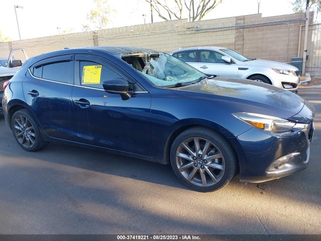 2018 MAZDA MAZDA3 5-DOOR GRAND TOURING VIN: 3MZBN1M33JM273174
