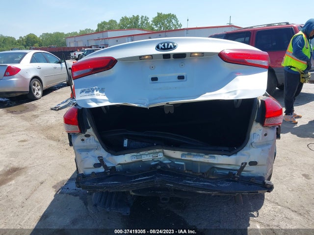 KIA FORTE LX 2017 3KPFK4A75HE114862 Image 9