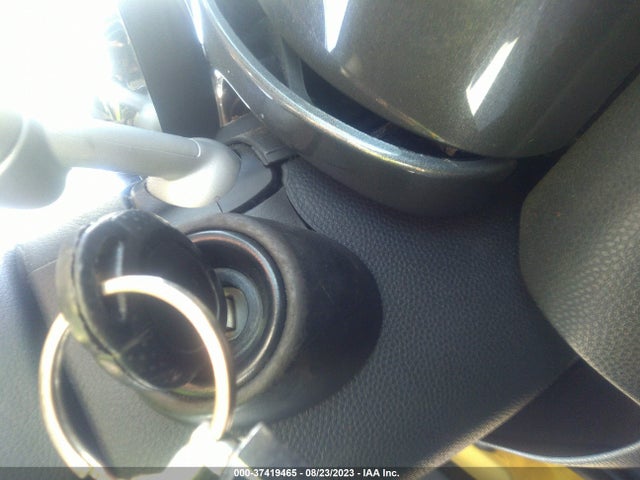 2005 MINI COOPER HARDTOP VIN: WMWRC33465TJ68744