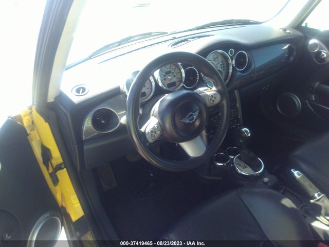 2005 MINI COOPER HARDTOP VIN: WMWRC33465TJ68744