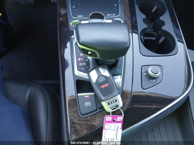WA1LAAF74JD019224 Audi Q7 Premium Plus