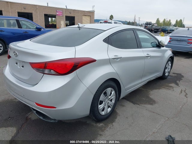 2016 HYUNDAI ELANTRA SE VIN: 5NPDH4AE7GH696705