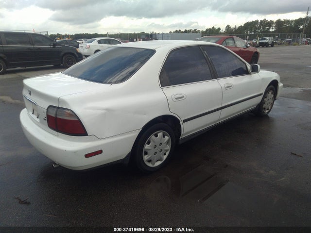 1996 HONDA ACCORD LX/EX VIN: 1HGCD5631TA107641