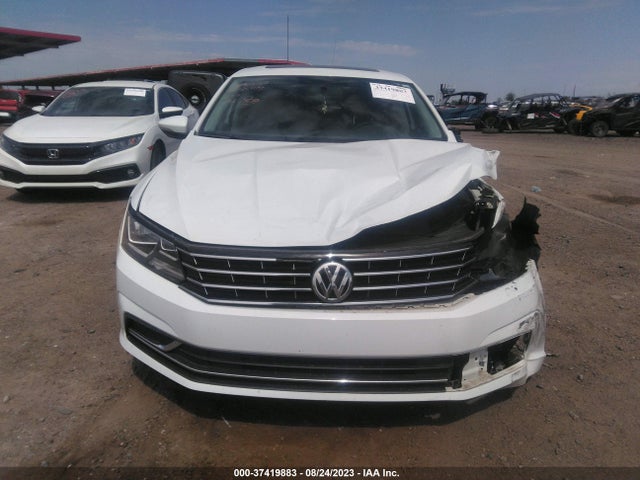 1VWLA7A37KC008624 Volkswagen Passat 2.0t Wolfsburg Edition