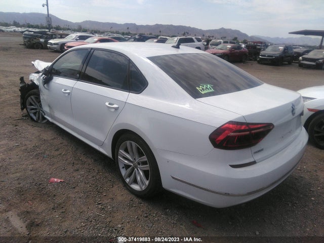 1VWLA7A37KC008624 Volkswagen Passat 2.0t Wolfsburg Edition