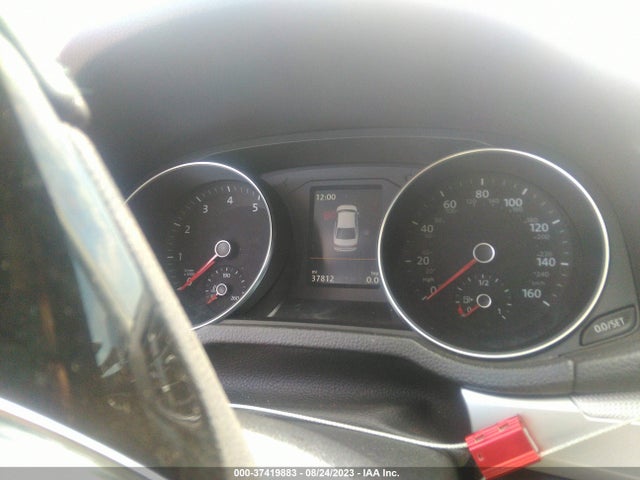 1VWLA7A37KC008624 Volkswagen Passat 2.0t Wolfsburg Edition
