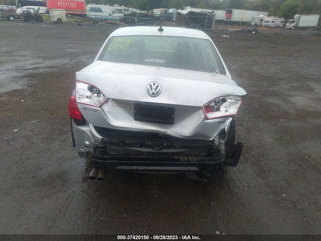 3VWD17AJXEM215644 Volkswagen Jetta Sedan Se