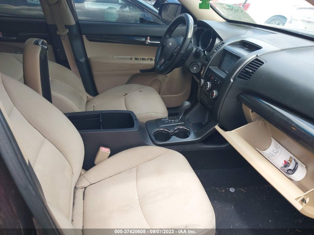 2011 KIA SORENTO LX VIN: 5XYKT4A17BG166155