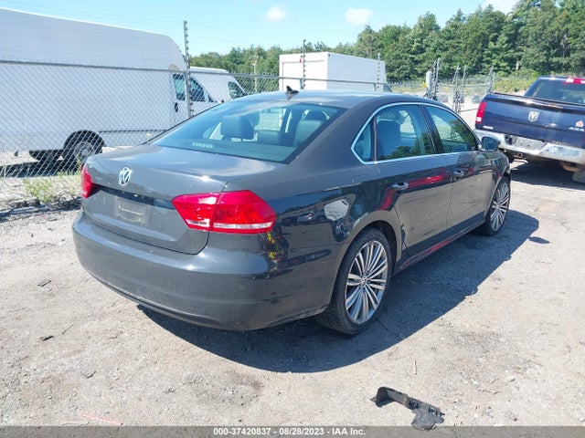 1VWBT7A39FC082610 Volkswagen Passat 1.8t Sport