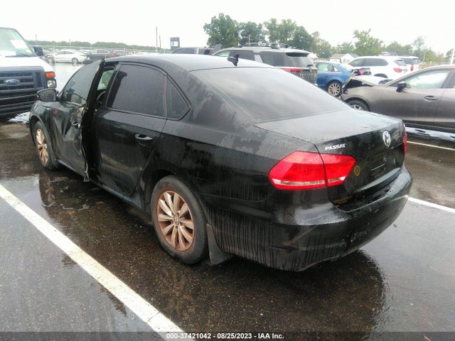 1VWAT7A35EC114379 Volkswagen Passat Wolfsburg Ed