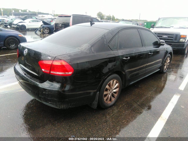 1VWAT7A35EC114379 Volkswagen Passat Wolfsburg Ed