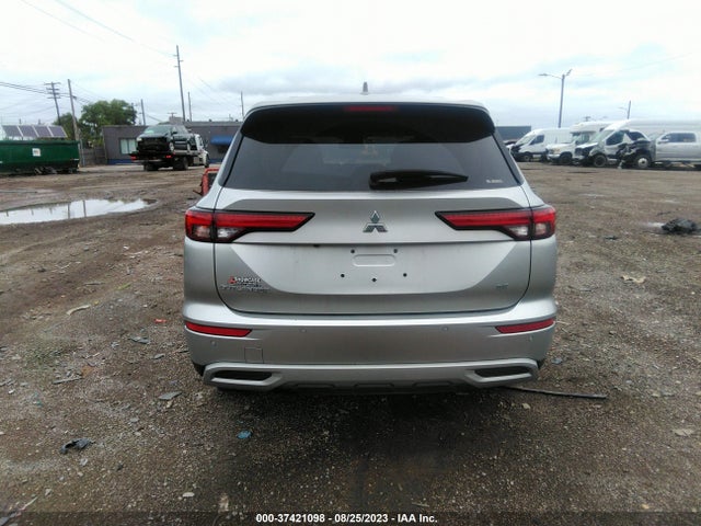 JA4J4UA80NZ021304 Mitsubishi Outlander Se
