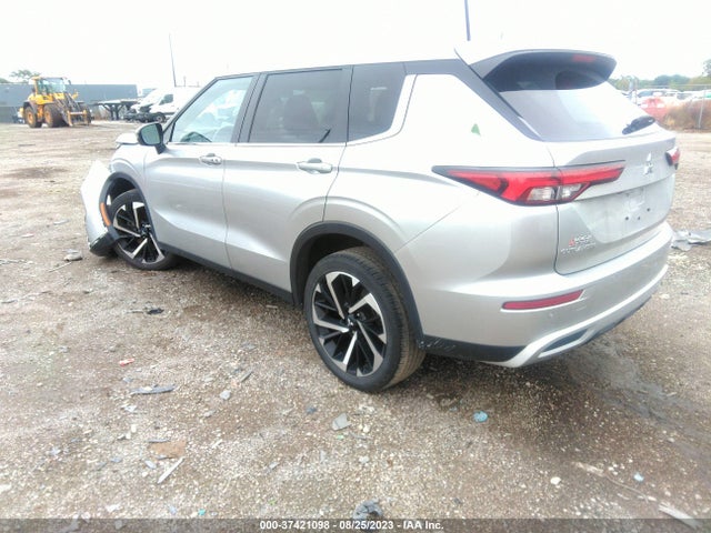 JA4J4UA80NZ021304 Mitsubishi Outlander Se