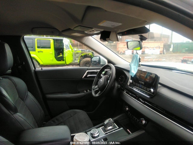 JA4J4UA80NZ021304 Mitsubishi Outlander Se