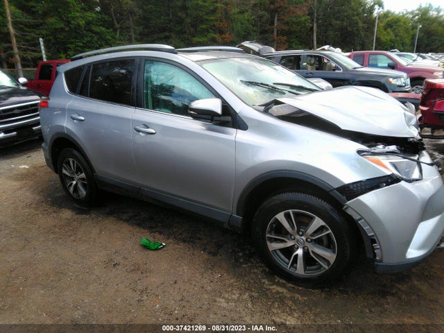 2018 TOYOTA RAV4 XLE VIN: 2T3RFREV7JW802072