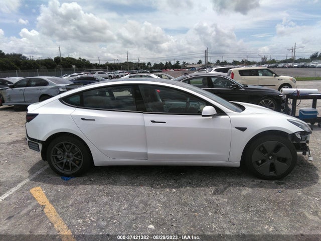 2021 Tesla 3, VIN: 5YJ3E1EA8MF977108