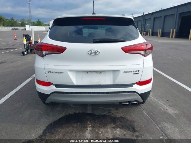 KM8J3CA25HU365710 Hyundai Tucson Sport