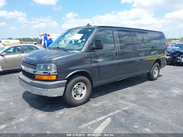 Chevrolet Express Passenger Lt 2016 1GAZGPFG7G1234035 Image 2