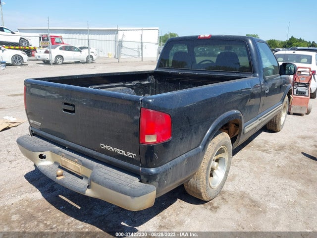 2003 CHEVROLET S-10 LS VIN: 1GCCS14X338273198