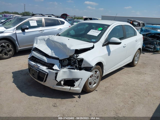 Chevrolet SONIC LS 2015 1G1JB5SH2F4137353 Image 2