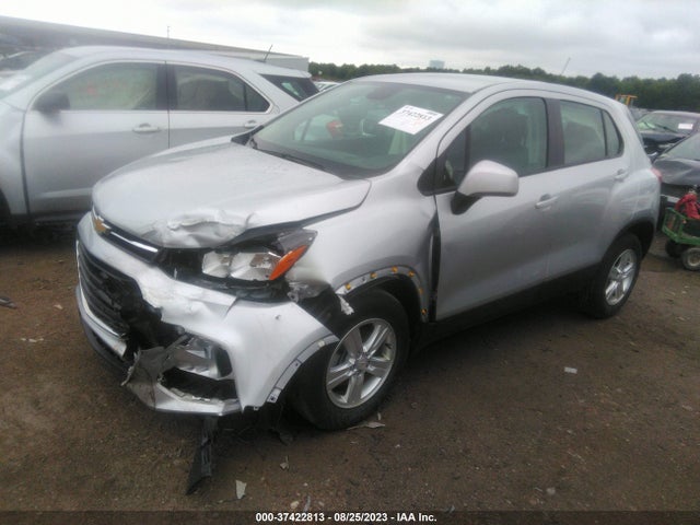 Chevrolet TRAX LS 2018 KL7CJNSB8JB709154 Image 2