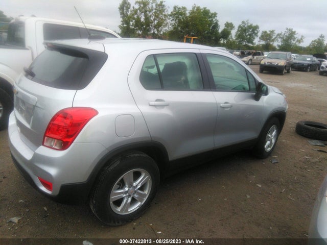 Chevrolet TRAX LS 2018 KL7CJNSB8JB709154 Image 4