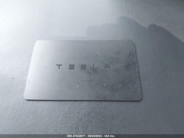 5YJYGDEF0LF011329 Tesla Model Y Long Range/performance
