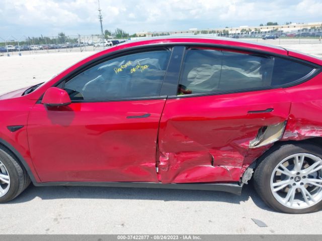 5YJYGDEF0LF011329 Tesla Model Y Long Range/performance