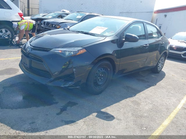 Toyota COROLLA LE 2018 2T1BURHE1JC069269 Image 2