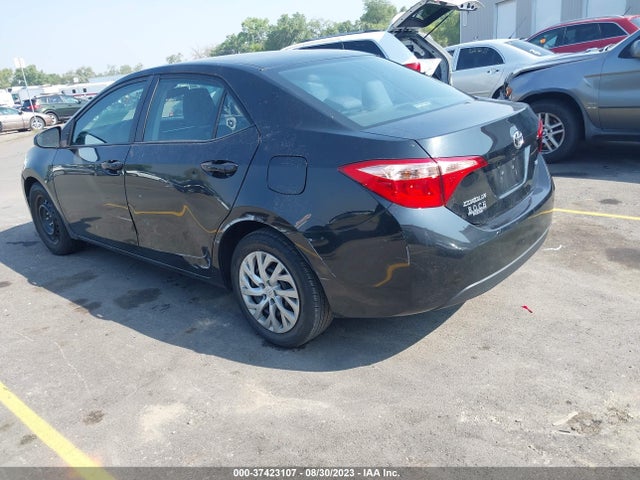 Toyota COROLLA LE 2018 2T1BURHE1JC069269 Image 3