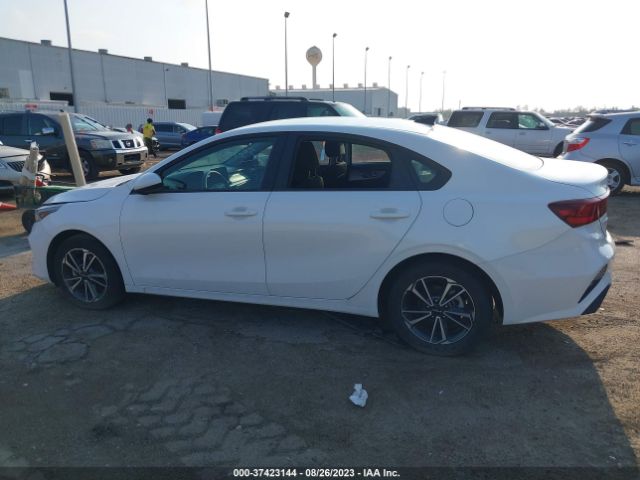 3KPF24AD6NE489175 KIA Forte Lxs